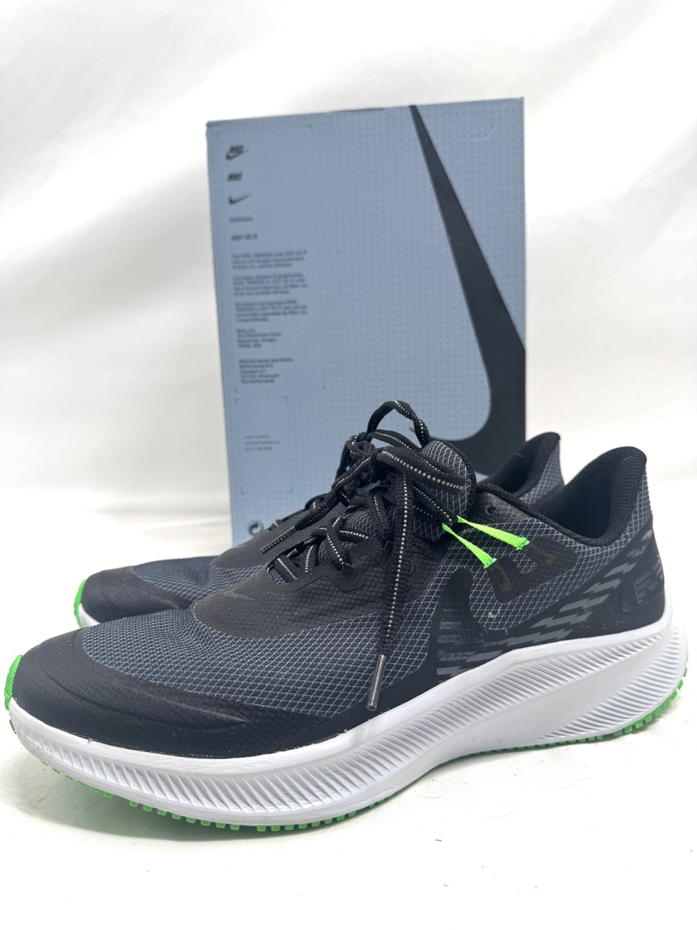 Nike Quest 3 Shield Black Poison Green